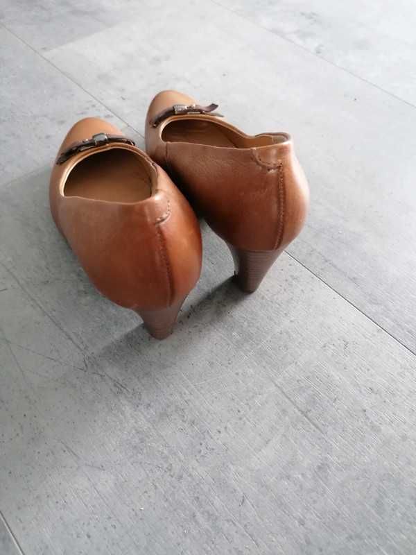 Buty na obcasie Lasocki rozm. 37