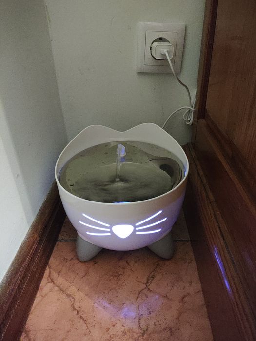 Fonte Catit com tampa inoxidável