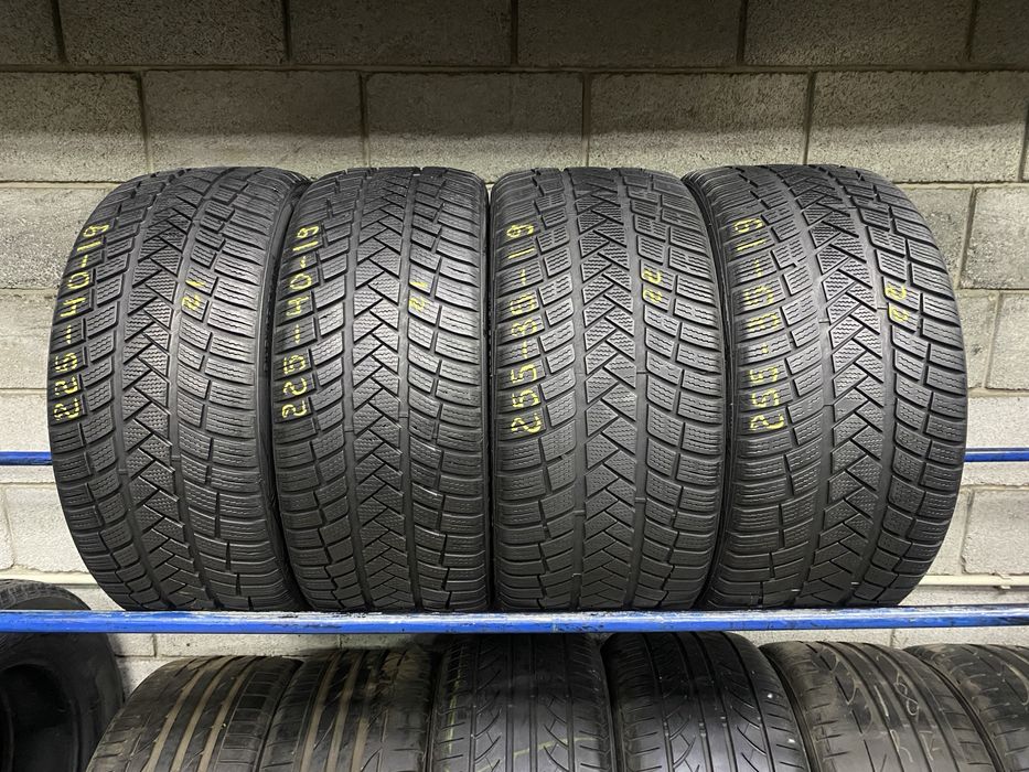 Різноширокі шини 225/40R19 i 255/35R19 VREDESTEIN