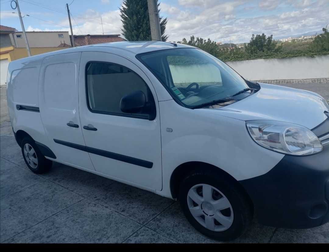 Renault kangoo maxi 1.5 dci 3 lugares com alçapão de carga até 2.90 m