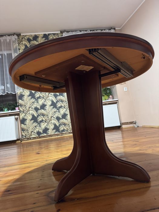 Okragly stol rozkladany na 3 metry