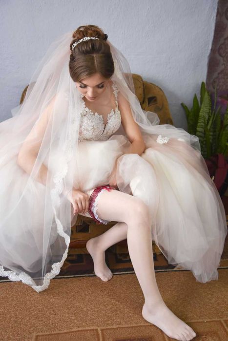 Продам весільну сукню, не вінчана, стан ідеальний)