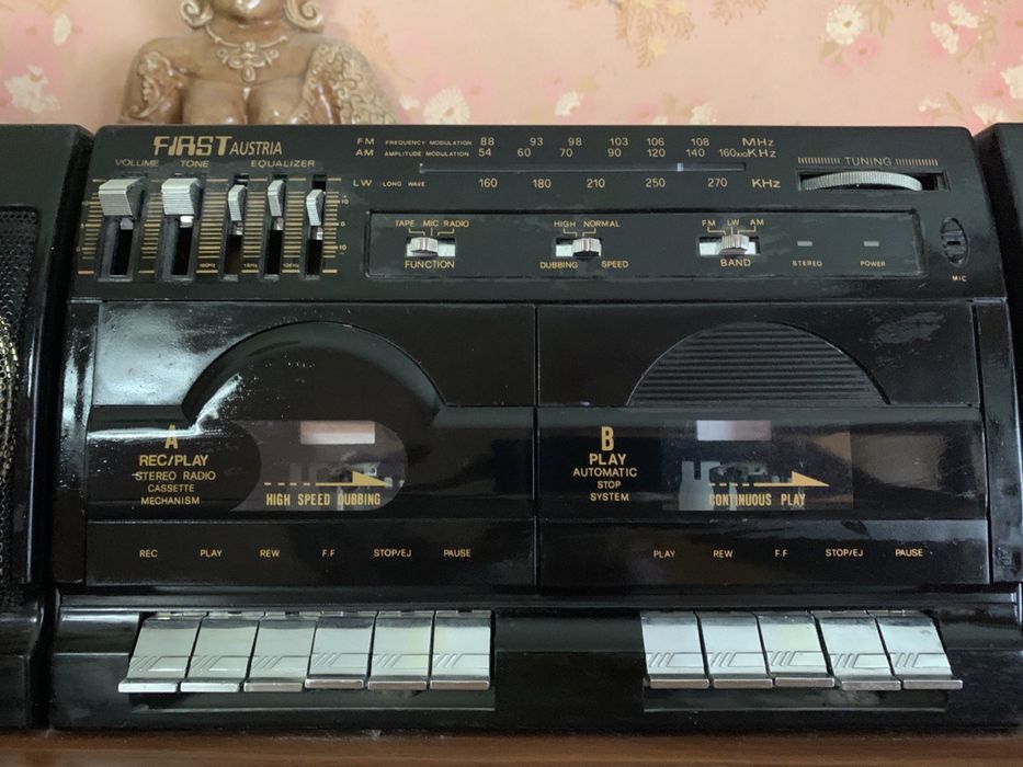 Магнитофон кассетный First 136