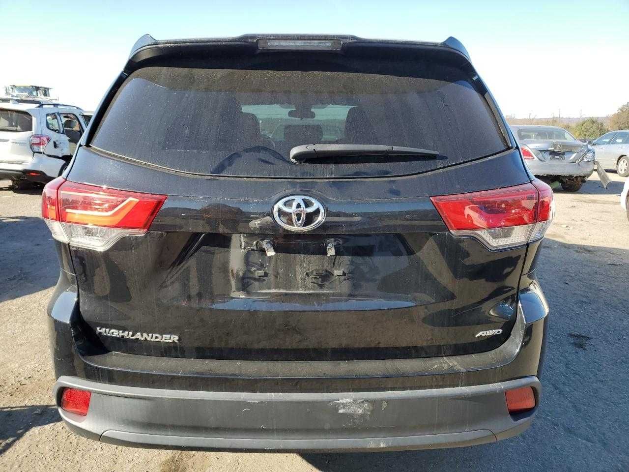 Toyota Highlander LE 2019