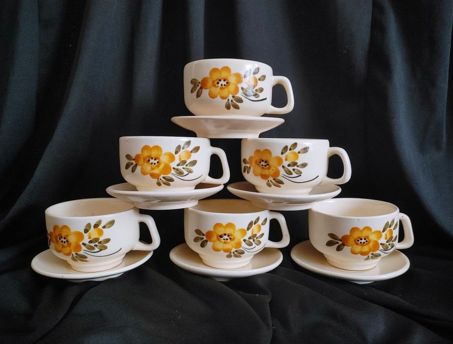 Komolet 6 sztuk filizanki malowane jak fajans Włocławek retro prl