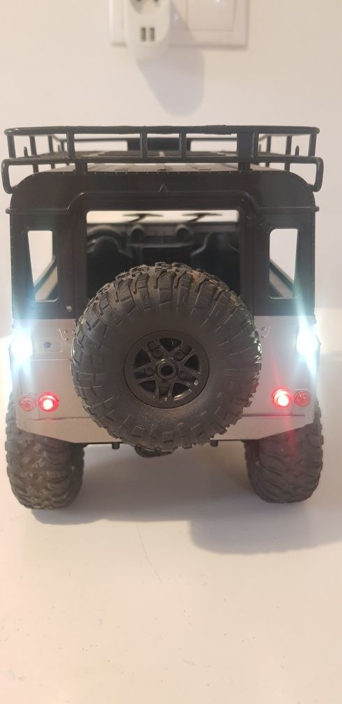 Samochód RC terenowy Land Rover Defender MN90