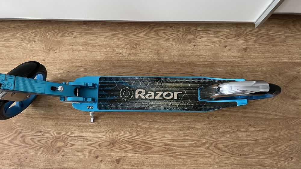 Hulajnoga Razor A6