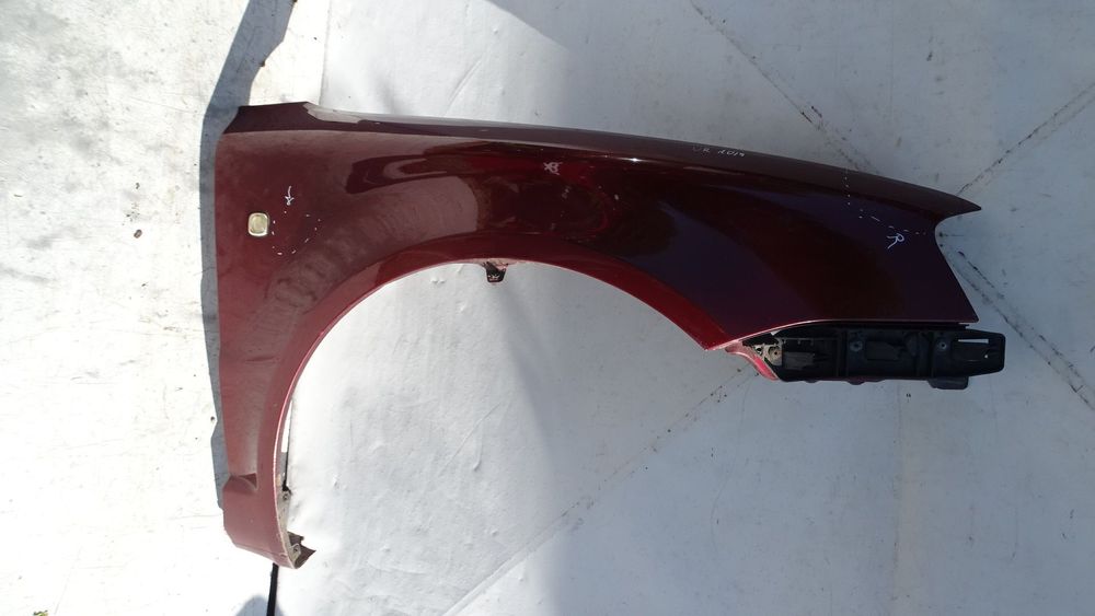 BŁOTNIK PRAWY PRZEDNI SKODA SUPERB