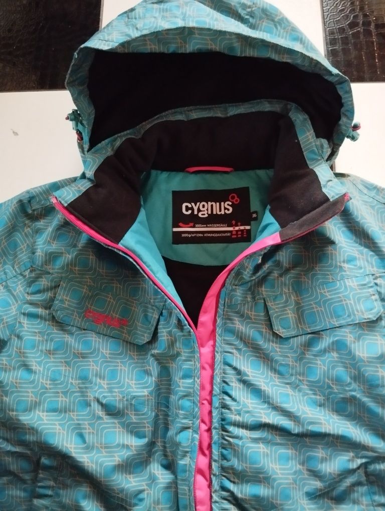 Курточка жіноча Cygnus