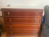 Vendo Cómoda em Mogno e tampo mármore