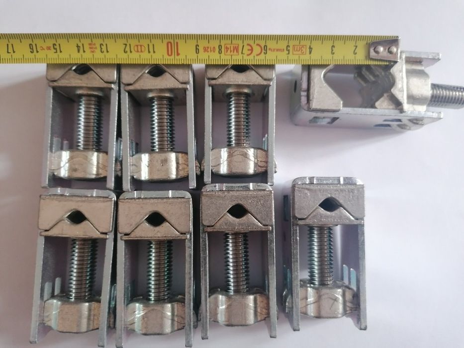Zaciski do szyn zbiorczych 35-185qmm Cu 12x5/10mm
