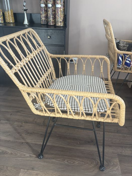 Krzesla ratanowe na taraz