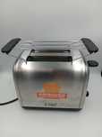 TOSTER Russell Hobbs  Adventure 850 W posiada 6-stopniowa regulację
