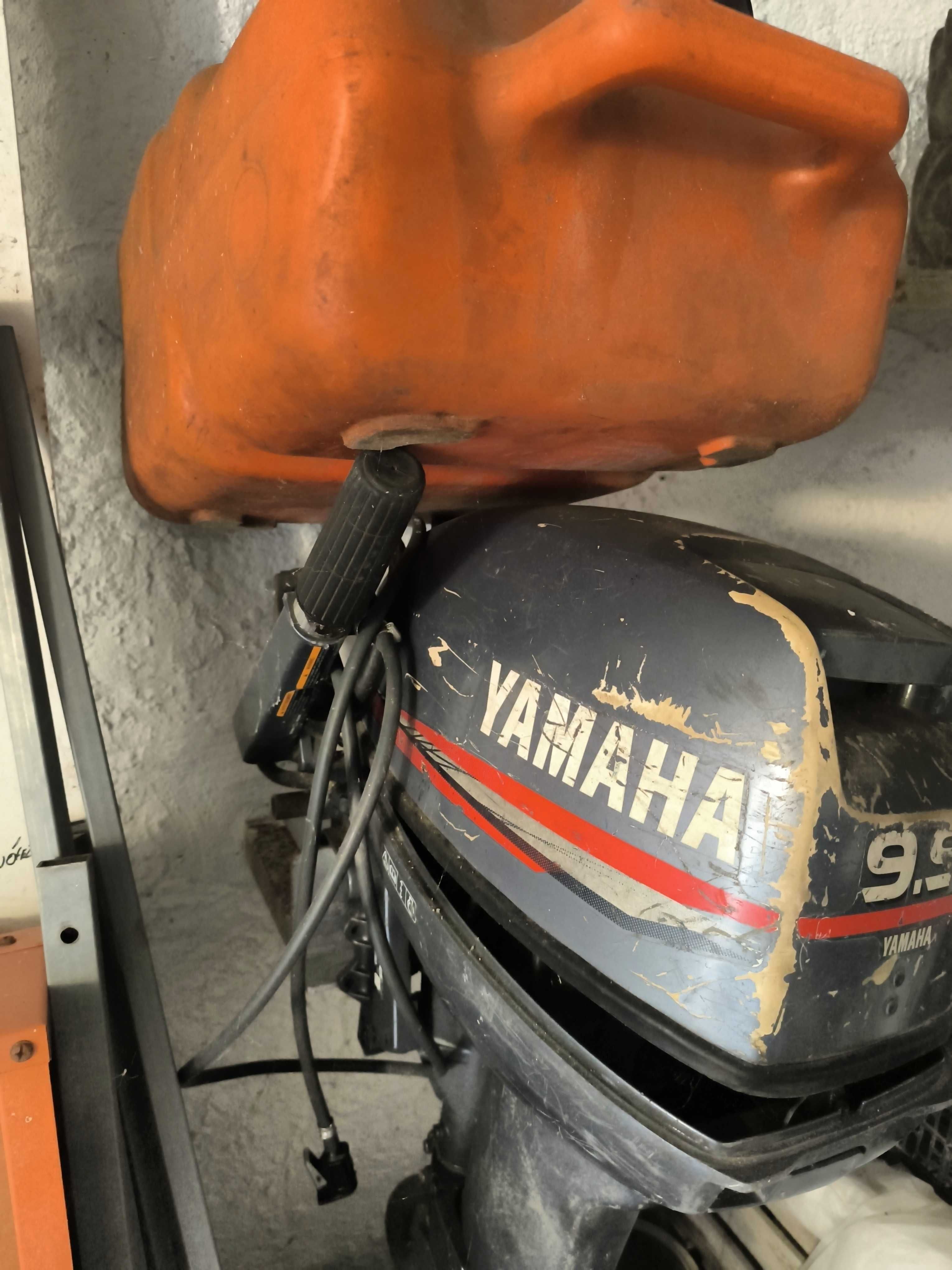 Barco com motor yamaha