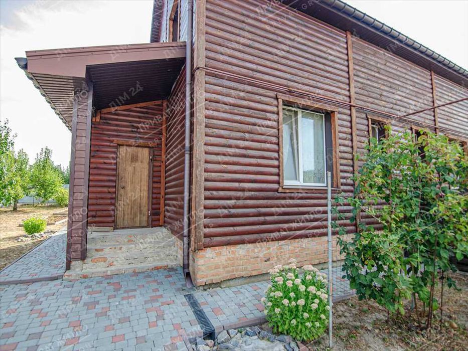 Просторий дуплекс із душею — Ваш ідеальний дім у селі Гора!