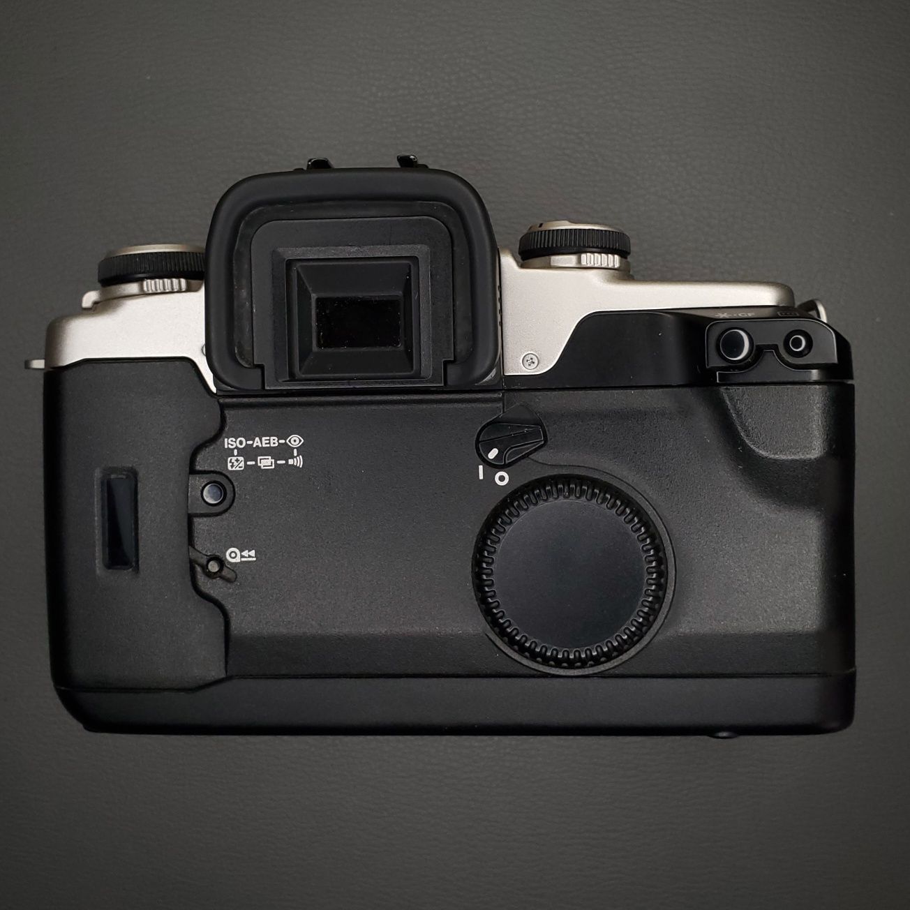 Пленочный полупрофессиональный фотоаппарат Canon EOS Elan II body