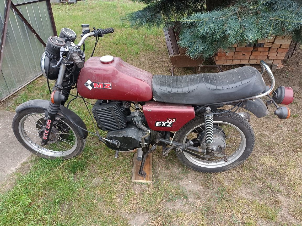 MZ 250 ETZ Zarejestrowana