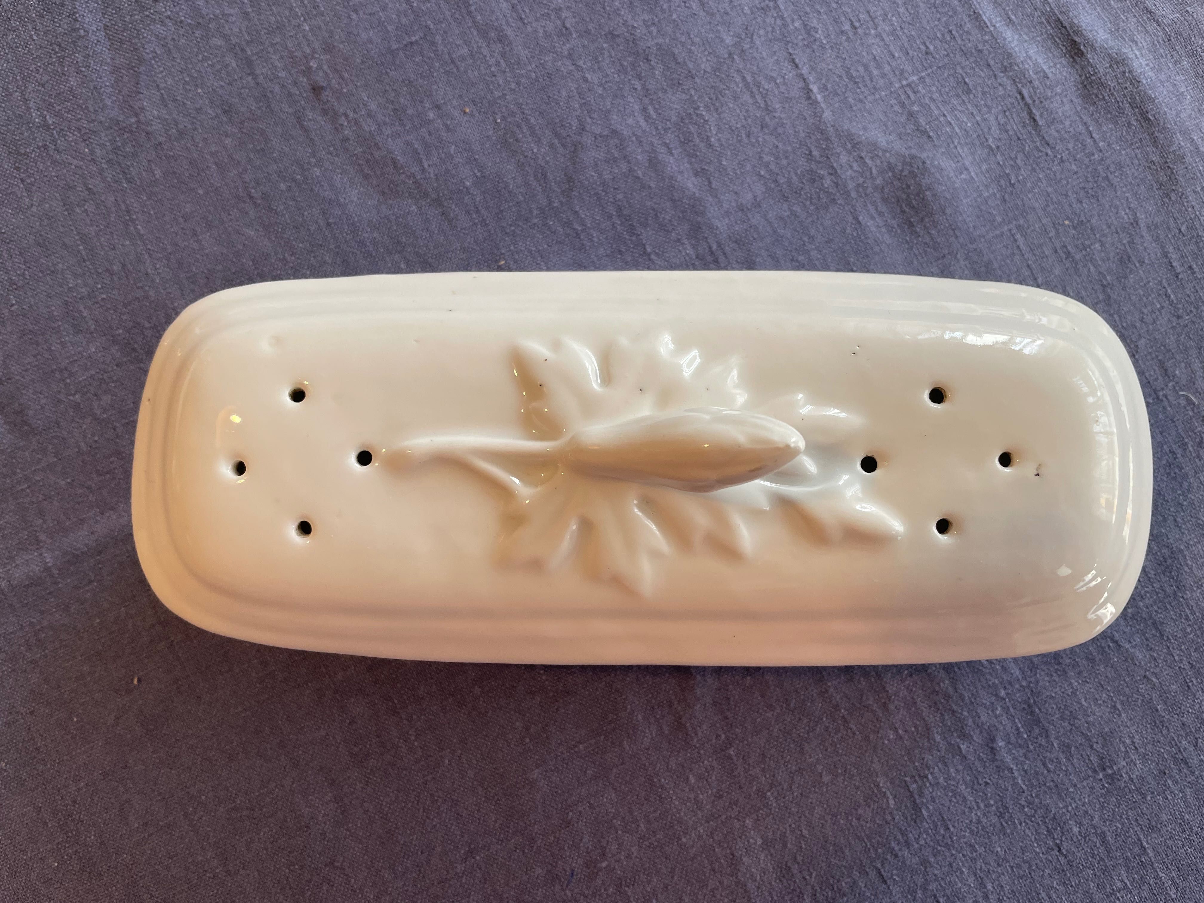 Antiga caixa em porcelana