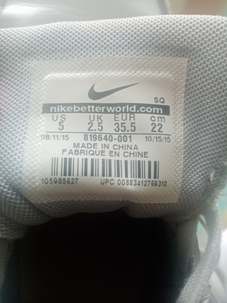 Кроссовки Nike оригинал 34 размер