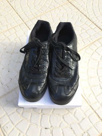 Sapatos de homem Calvin Klein número 41 usados