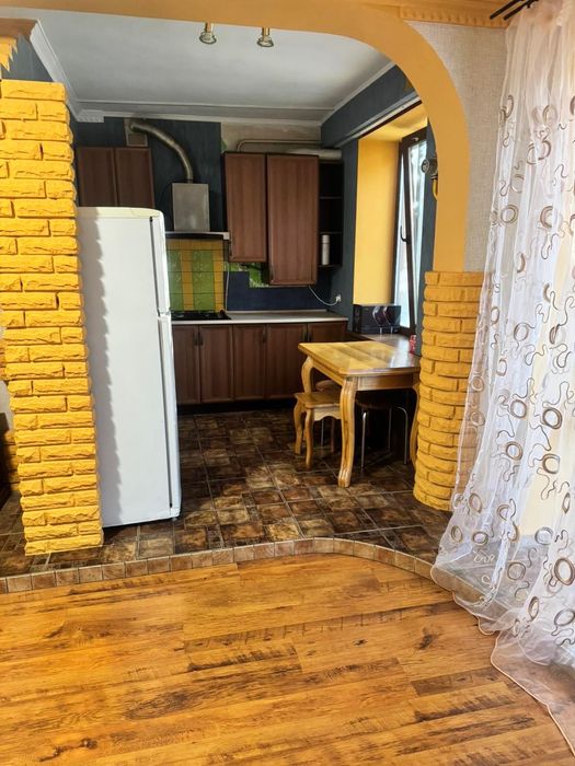 Продам 2кім квартиру у самому Центрі
