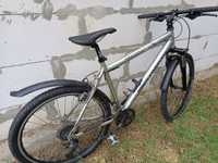 Велосипед с алюминиевой рамой