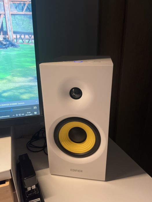 Edifier R1080BT White