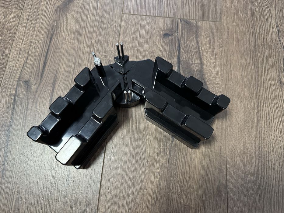 Стусло для плінтуса