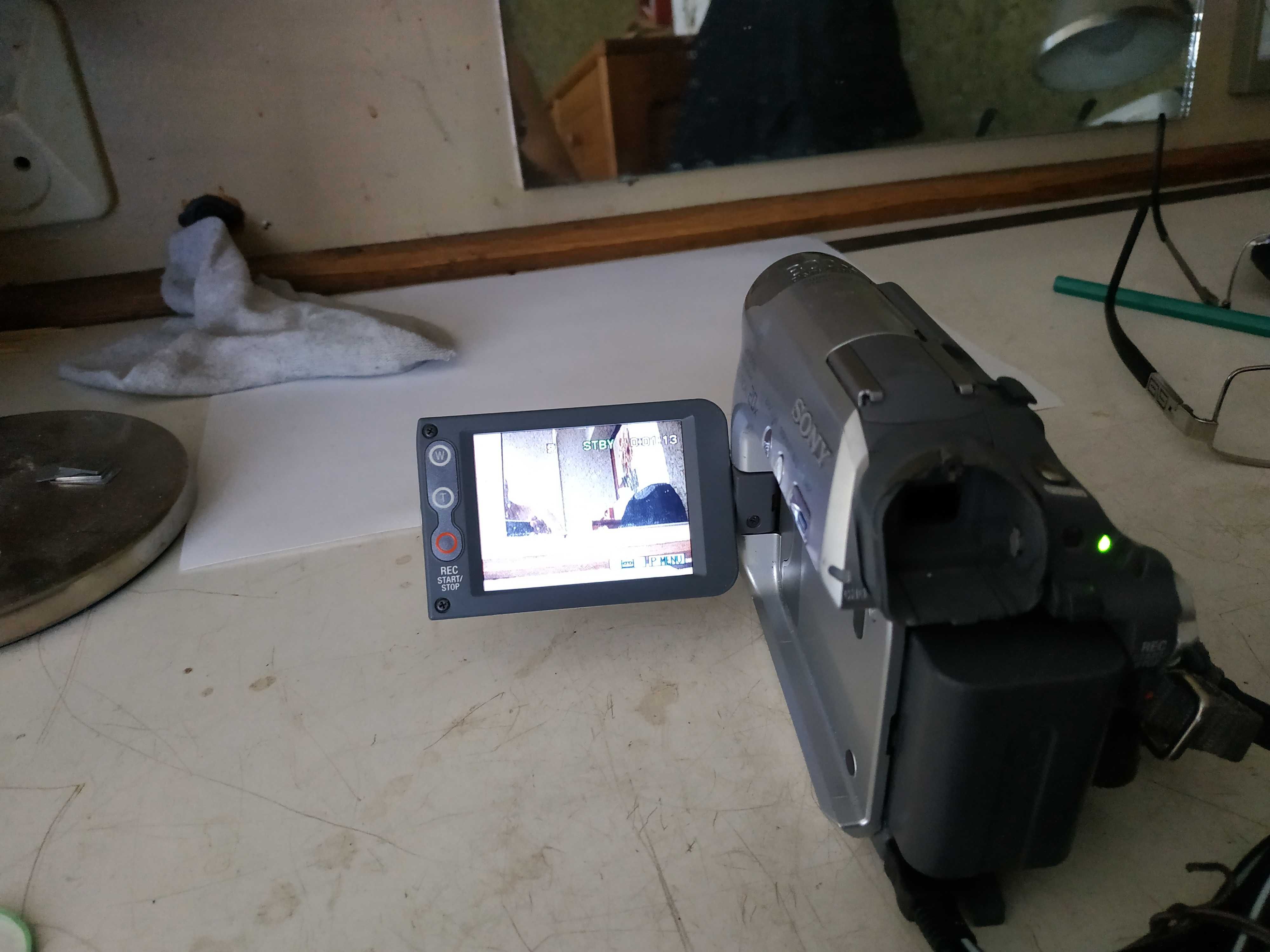 Продам видеокамеру sony.