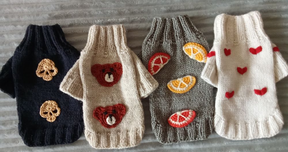 Тёплый свитер для маленьких собачек, щенков.