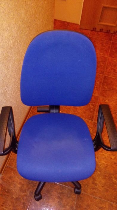 Fotel obrotowy/krzesło biurowe z podłokietnikami - okazja!!!