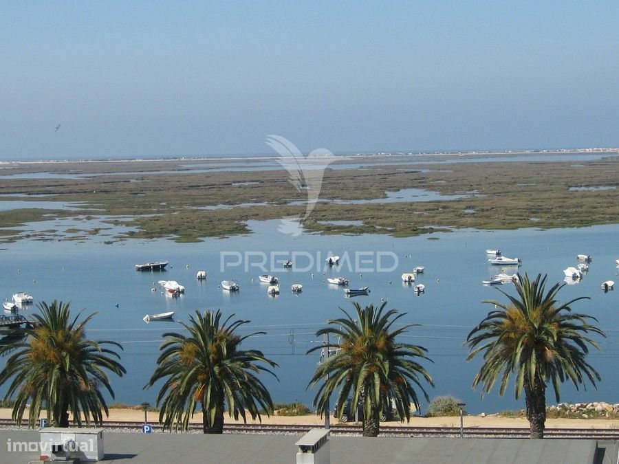 Olhão - Villa V4  Isolada , Jardim e Piscina Privada