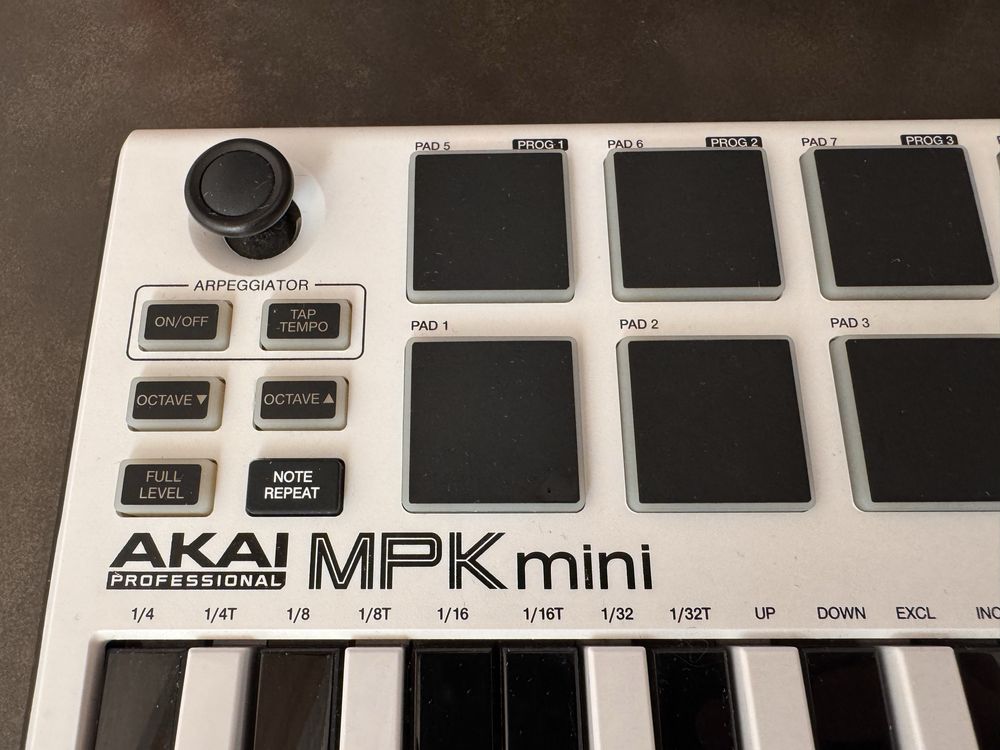 Akai MPK mini MK2