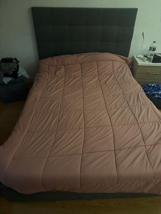 Cama de casal como nova