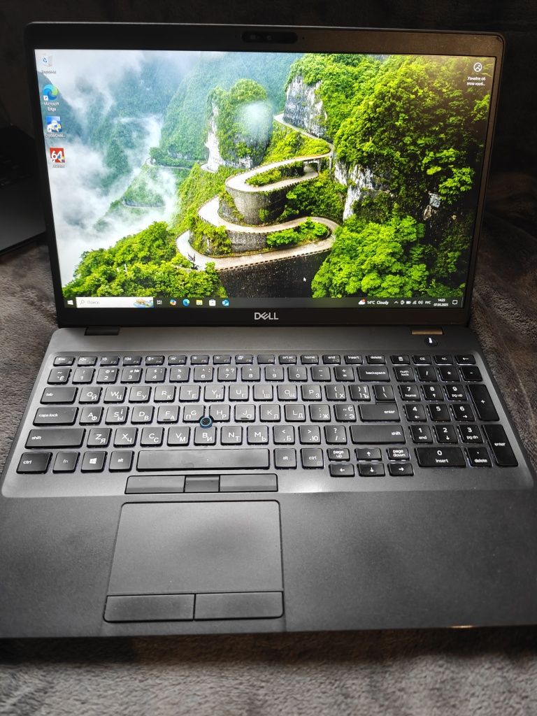 Ноутбук Dell latitude 15" FullHD 5501 2020год I5 9300H 16 озу  256 ssd