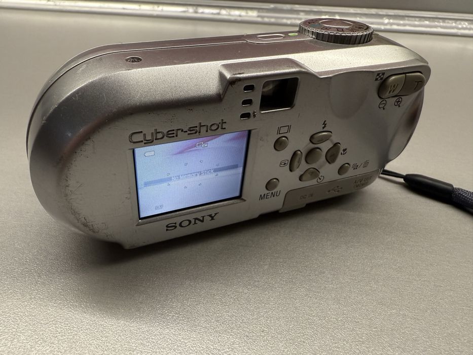 Aparat cyfrowy  Sony Cyber-Shot DSC-P73 4.1 MP 3x zoom