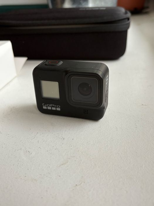 GoPro Hero 8 dwie baterie oryginalne pudełko akcesoria świetny stan