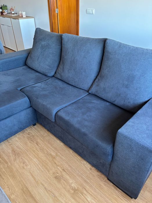 Vendo sofá de 3 lugares com chaiselong