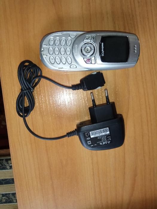 Продам CDMA телефон Kyocera в рабочем состоянии с зарядкой.