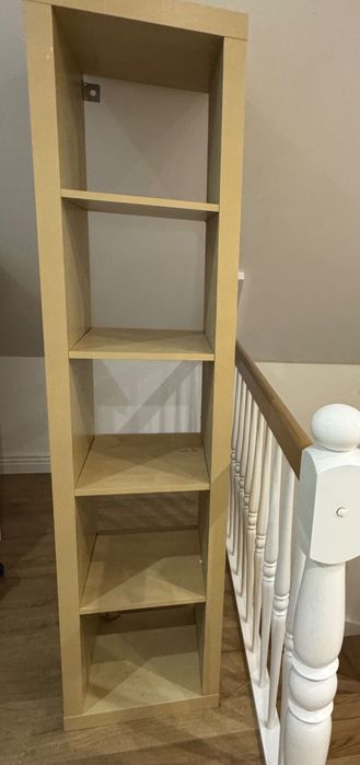 Regl, Polka na książki