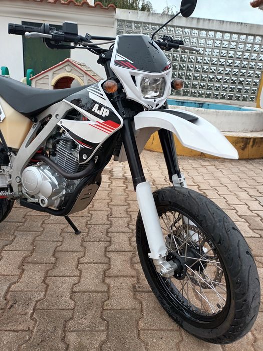 AJP 125 Supermotard