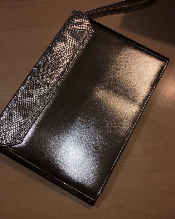 Новый серебристый клатч.Сумка.