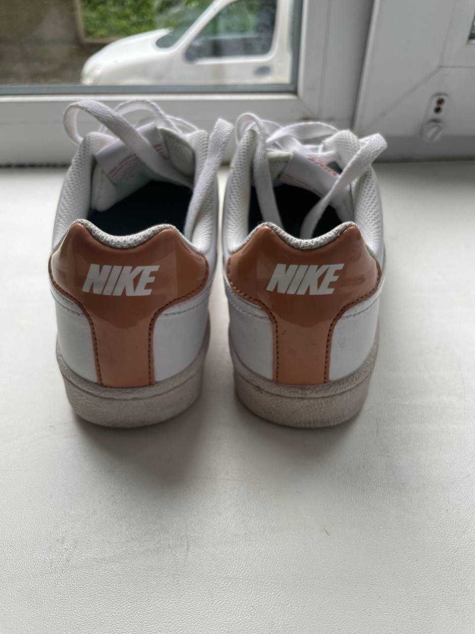 Продам кросівки Nike Wmns Court Royale 749867-116 (оригінал)
