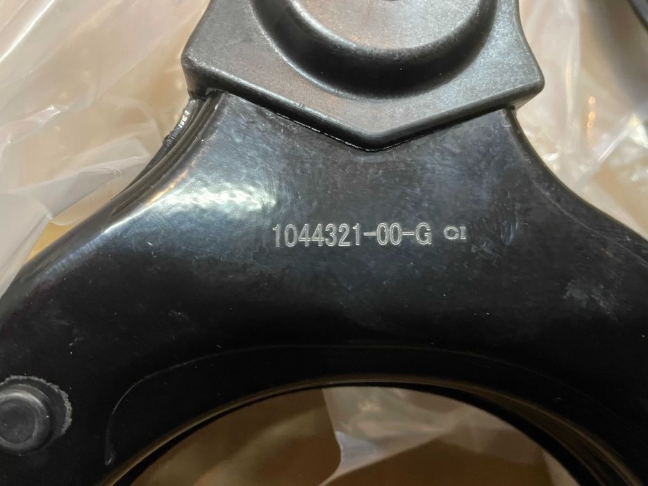 Рычаг подвеска Важіль підвіски Tesla Model Y Model 3