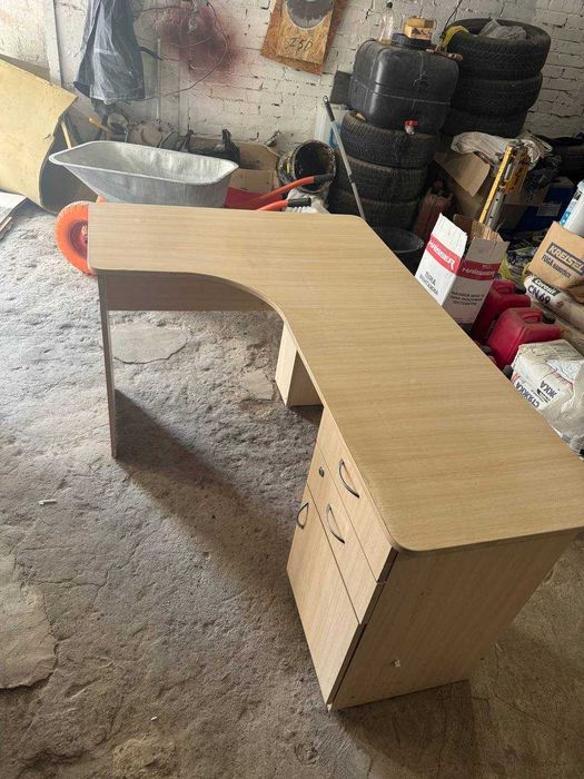 Стіл, Компʼютерний стіл, Письмовий стіл, Офісний стіл