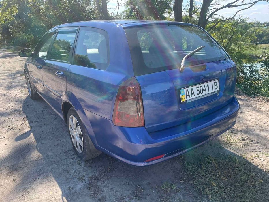 продам шевролет ланчети универсал