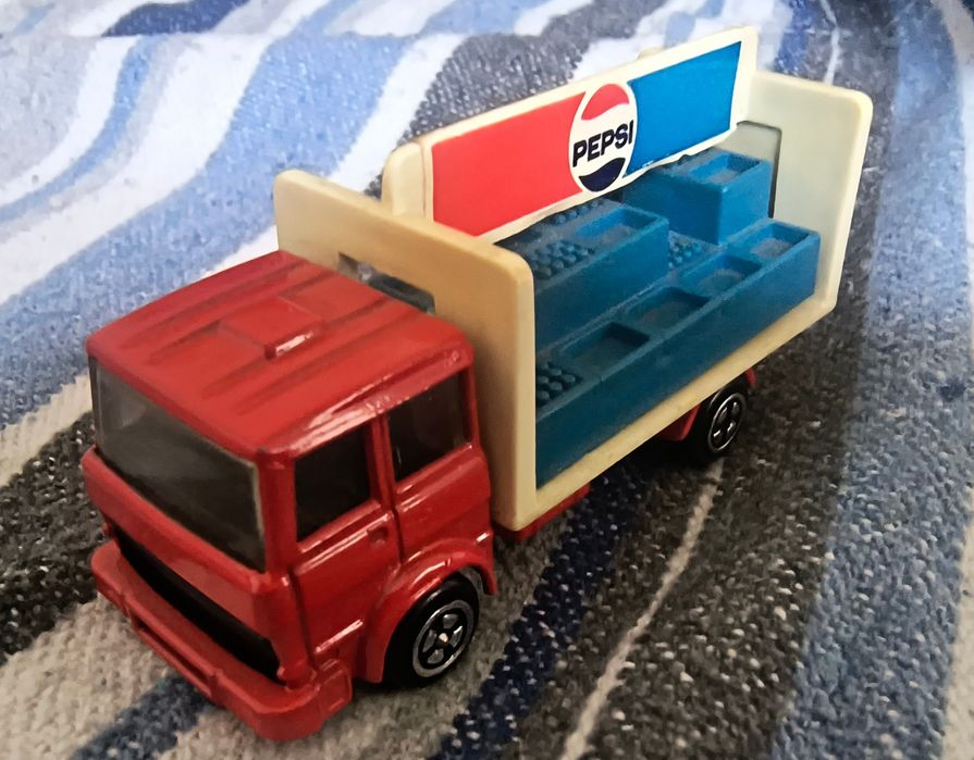 corgi Samochód resorak  dostawczy Pepsi