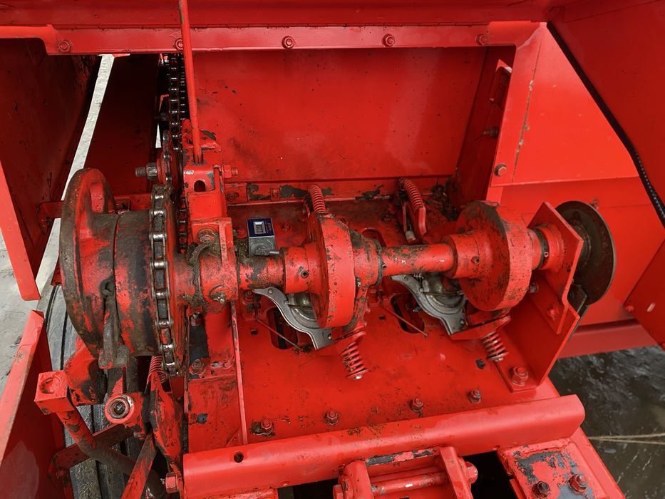 Прес підбирач MASSEY FERGUSON 120 тюковщик Мойсей фергусон є ще велгер