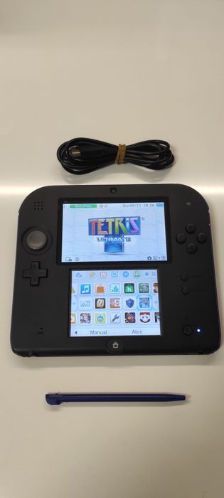 Vendo Nintendo 2DS com muitos jogos digitais.