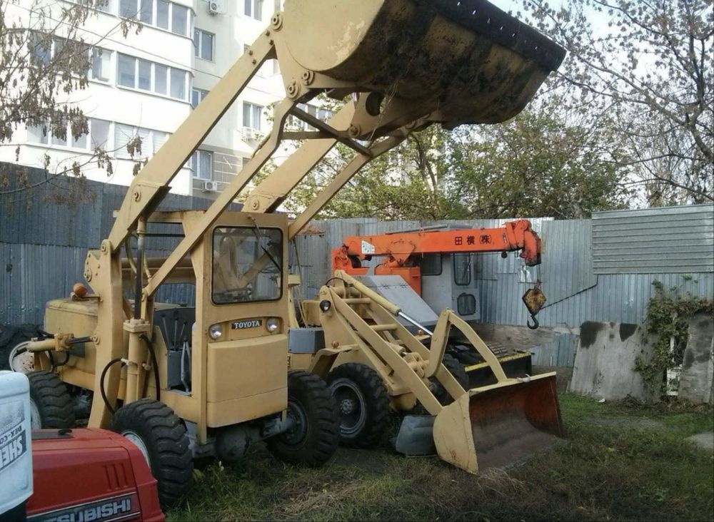 Фронтальный погрузчик Toyota